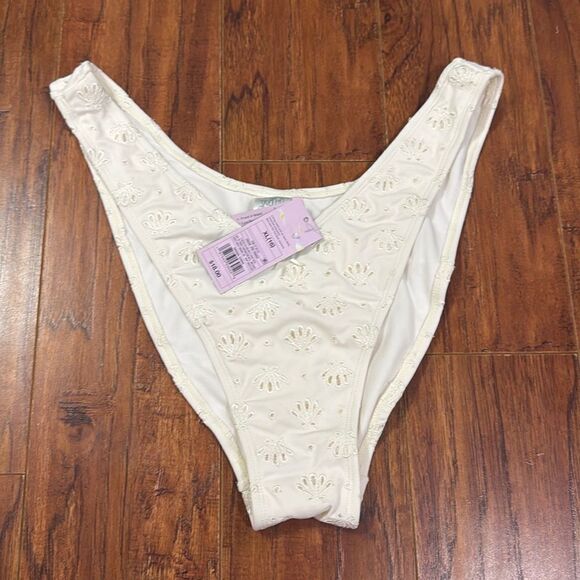 NWT Wild Fable XL (16) Eyelet V-Front Extra Cheeky High Leg Bikini Bottom - Picture 2 of 8